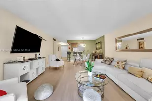 424 SE 10th St, Dania Beach, FL 33004 - Photo 11
