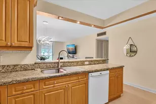 424 SE 10th St, Dania Beach, FL 33004 - Photo 19