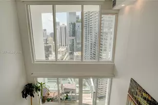 41 SE 5th St, Miami, FL 33131 - Photo 15