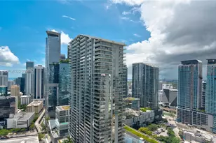 41 SE 5th St, Miami, FL 33131 - Photo 1