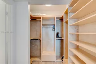 41 SE 5th St, Miami, FL 33131 - Photo 23