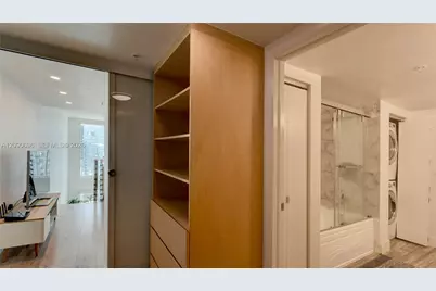 41 SE 5th St #2212, Miami, FL 33131 - Photo 25