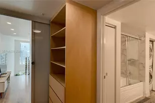 41 SE 5th St, Miami, FL 33131 - Photo 25