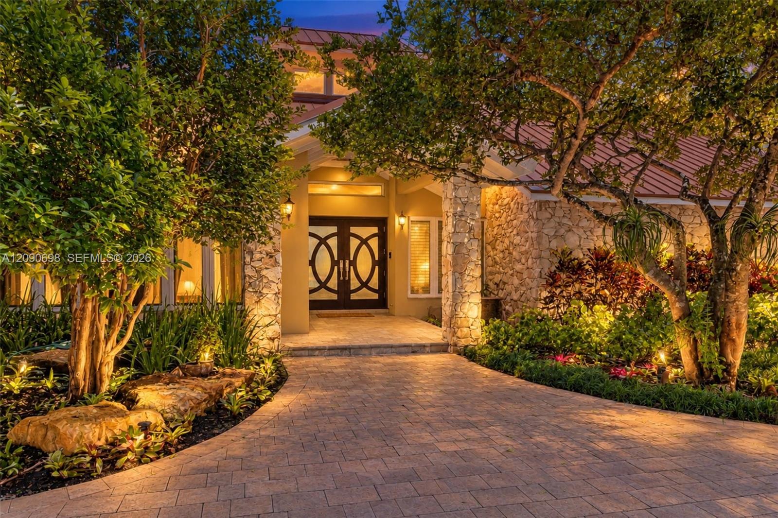 6915 SW 101st St - 6915 SW 101st St, Pinecrest, FL 33156 Luxury Property | Jose Angel Pina