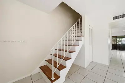 [Address not provided], Lauderdale Lakes, FL 33313 - Photo 7