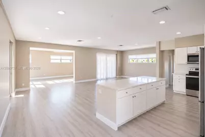 500 East Dr, North Miami Beach, FL 33162 - Photo 41