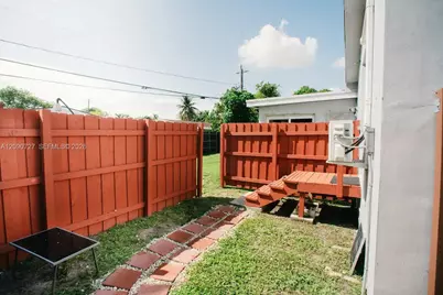 500 East Dr, North Miami Beach, FL 33162 - Photo 5