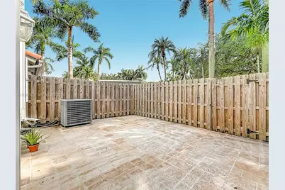 5073 NW 114th Ct, Doral, FL 33178 - Photo 13