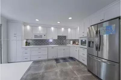 229 SW 19th Rd #., Miami, FL 33129 - Photo 9