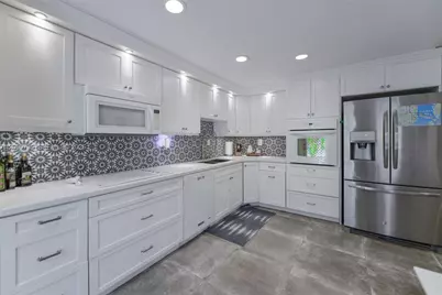 229 SW 19th Rd #., Miami, FL 33129 - Photo 11