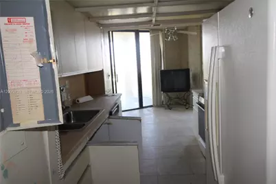 1000 Quayside Ter #1807, Miami, FL 33138 - Photo 5