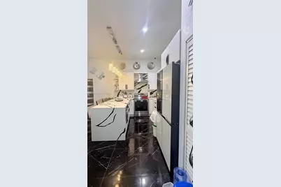 1560 NW 124th St, North Miami, FL 33167 - Photo 7
