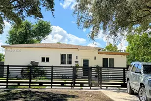1560 NW 124th St, North Miami, FL 33167 - Photo 1
