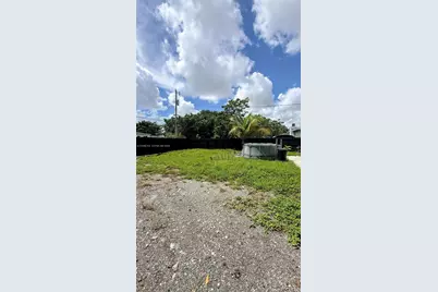 1560 NW 124th St, North Miami, FL 33167 - Photo 21