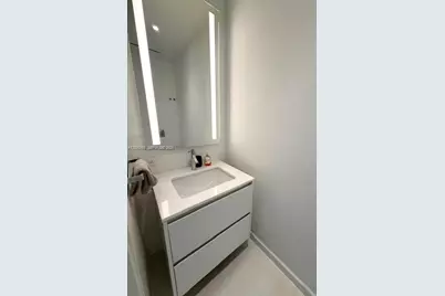 300 Biscayne Boulevard Way #3308W, Miami, FL 33131 - Photo 21