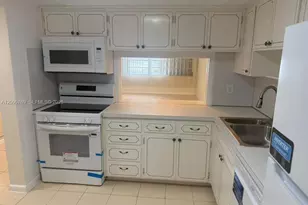 330 SE 2nd St, Hallandale Beach, FL 33009 - Photo 15