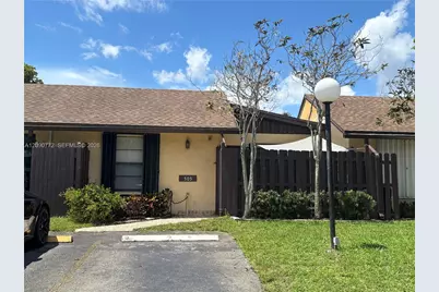 505 Briarwood Cir #2-59, Hollywood, FL 33024 - Photo 1