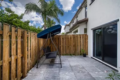 15981 SW 2nd Pl, Pembroke Pines, FL 33027 - Photo 31