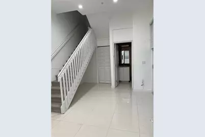2300 NW 7th Street #104, Miami, FL 33125 - Photo 5