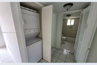 5810 W 18th Ln #101, Hialeah, FL 33012 - Photo 9