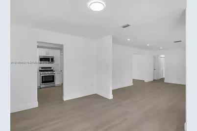 21241 NE 2nd Ave #., Miami, FL 33179 - Photo 5
