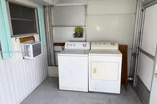 1666 SW 85th Ave, Davie, FL 33324 - Photo 25