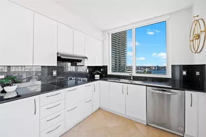 19111 Collins Ave #2207, Sunny Isles Beach, FL 33160 - Photo 11