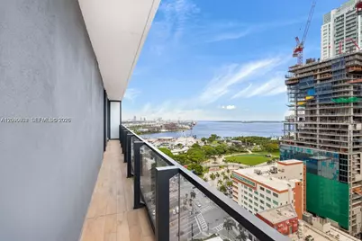 398 NE 5th St #1518, Miami, FL 33132 - Photo 3