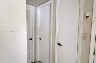 9270 Fontainebleau Blvd, Miami, FL 33172 - Photo 29