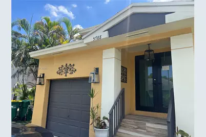 5788 Woodland Point Dr, Tamarac, FL 33319 - Photo 3