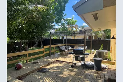 5788 Woodland Point Dr, Tamarac, FL 33319 - Photo 7
