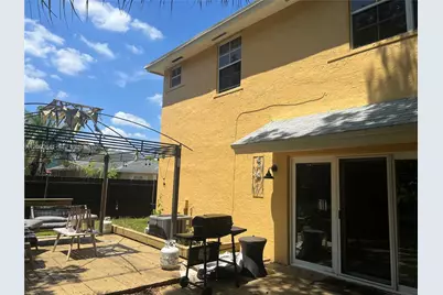 5788 Woodland Point Dr, Tamarac, FL 33319 - Photo 5