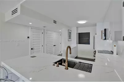 [Address not provided], Miami Beach, FL 33141 - Photo 13