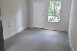 2555 NE 193 St, Miami, FL 33180 - Photo 13