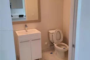 2555 NE 193 St, Miami, FL 33180 - Photo 21