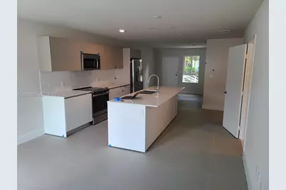 2555 NE 193 St #2114, Miami, FL 33180 - Photo 5