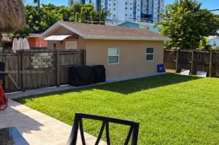 10665 SW 6th St, Miami, FL 33174 - Photo 17
