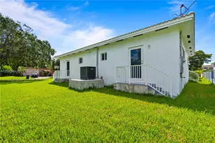 580 Lee Dr, Miami Springs, FL 33166 - Photo 77