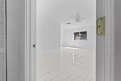 580 Lee Dr, Miami Springs, FL 33166 - Photo 51