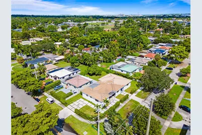 580 Lee Dr, Miami Springs, FL 33166 - Photo 77