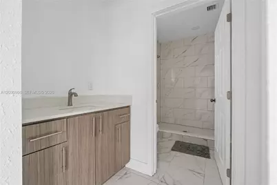 580 Lee Dr, Miami Springs, FL 33166 - Photo 55