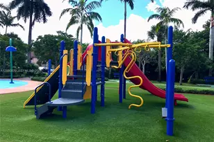 9735 NW 52nd St, Doral, FL 33178 - Photo 17