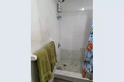 2565 W 56th St #206, Hialeah, FL 33016 - Photo 11