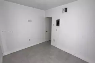 740 NE 199th St, Miami, FL 33179 - Photo 9