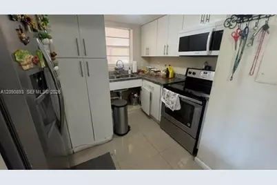 8850 Fontainebleau Blvd #203, Miami, FL 33172 - Photo 5