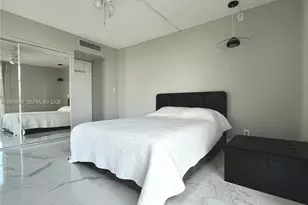 100 Bayview Dr, Sunny Isles Beach, FL 33160 - Photo 11