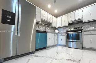 100 Bayview Dr, Sunny Isles Beach, FL 33160 - Photo 9
