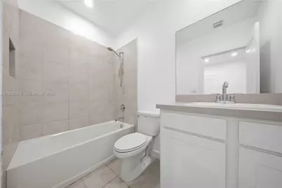 1762 SE 9th Ave, Homestead, FL 33034 - Photo 11