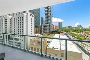 79 SW 12th St, Miami, FL 33130 - Photo 7