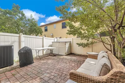 9255 W 33rd Ln #9255, Hialeah, FL 33018 - Photo 25